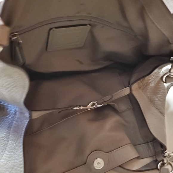 COACH Lexy shoulder bag in refined natural pebble leather - Picture 8 of 10